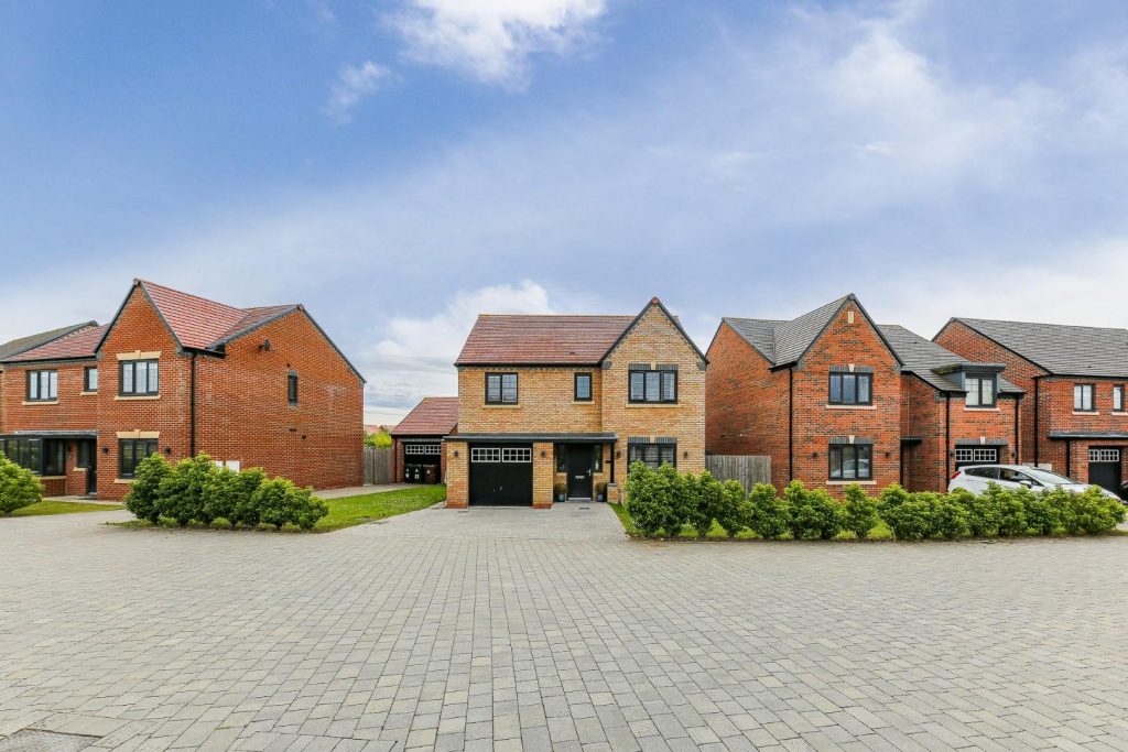 White House Drive, Moorfields, NE12