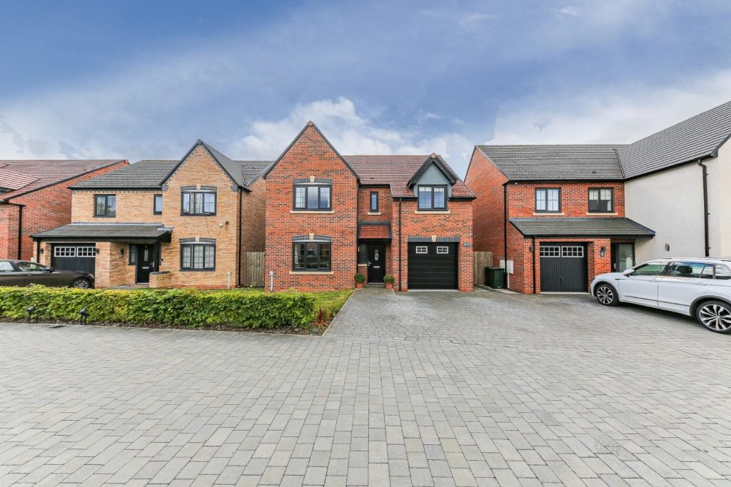 Windmill Court, Moorfields, NE12