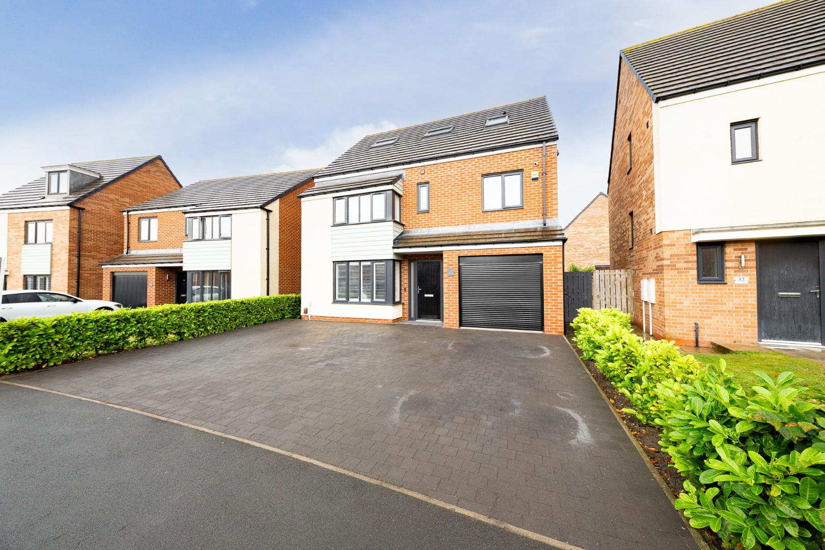 Cornmill Crescent, Holystone, NE27